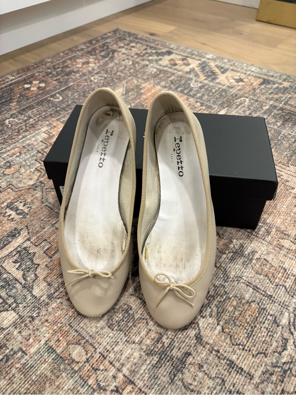 Repetto Beige Leather Ballet Flats with Bow Trim